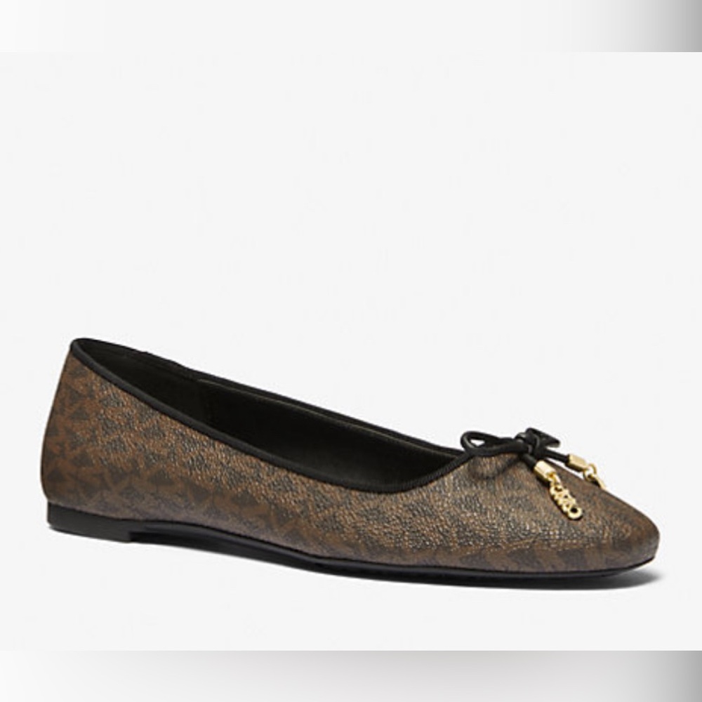 MICHAEL MICHAEL KORS New! Size 7
Nori Logo Ballet Flat
